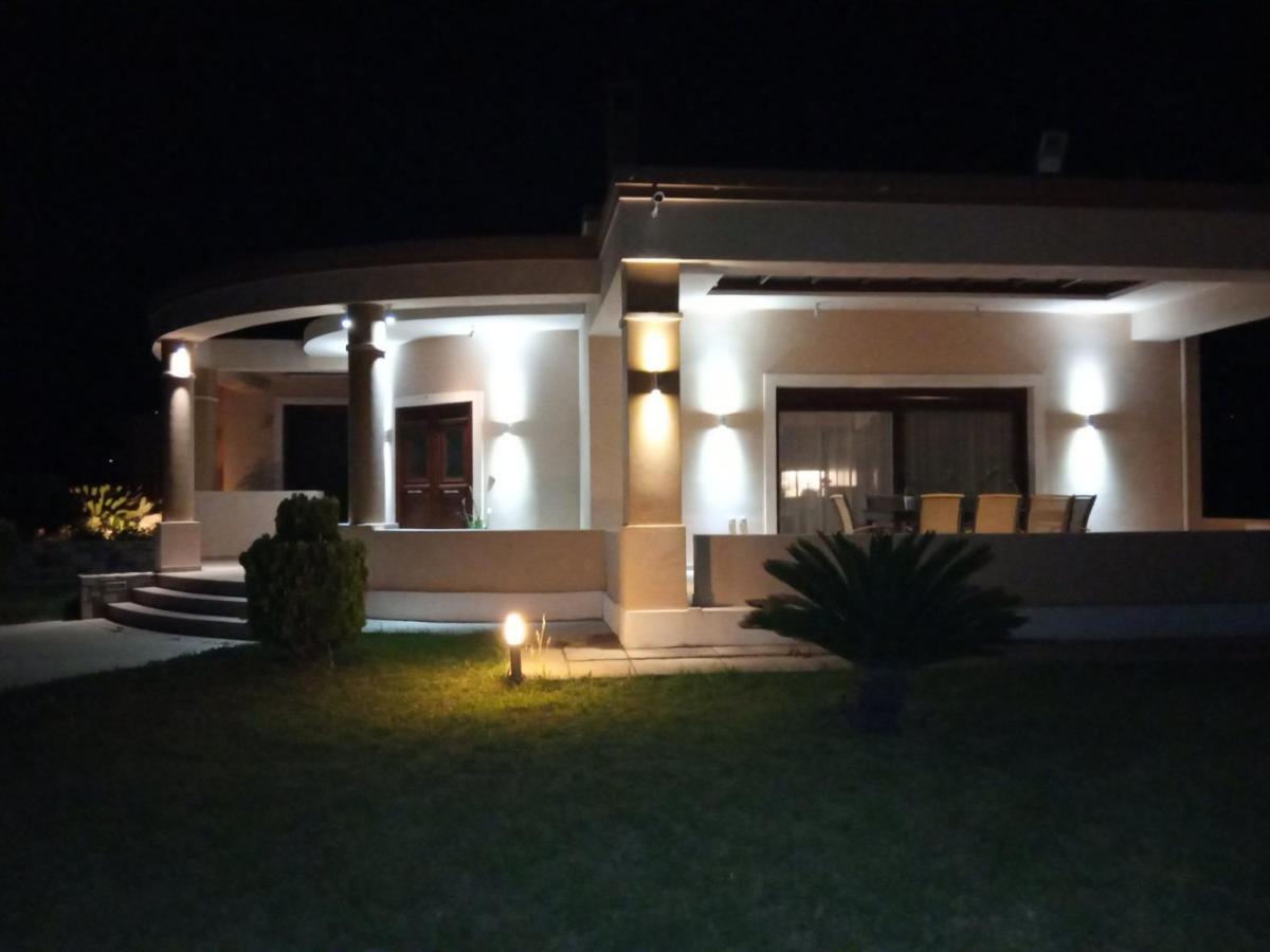 Kos Villa - Family Comfort With Large Garden, Jacuzzi מראה חיצוני תמונה